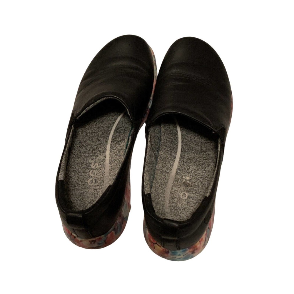 Klogs Footwear Women's 7M Leena Slip Resistant Leather Upper Marine Brilliant